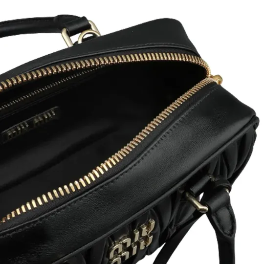 関税込み【MIIU MIU】マトラセバッグ ハンドバッグ ２Way使用