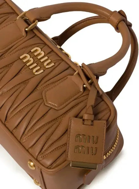 関税込み【MIIU MIU】マトラセバッグ ハンドバッグ ２Way使用