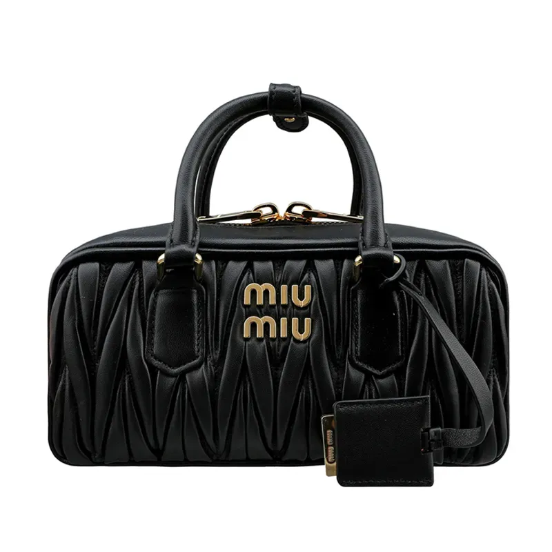 関税込み【MIIU MIU】マトラセバッグ ハンドバッグ ２Way使用
