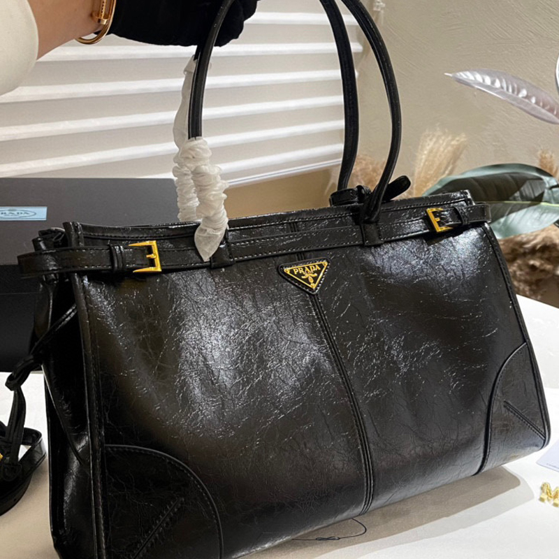 ☆PRADA☆ ソフトナッパレザー ミニハンドバッグ1点入荷☆正規品☆