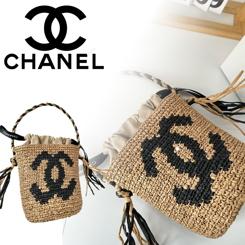 Chanelシャネルがバケツバッグを編む