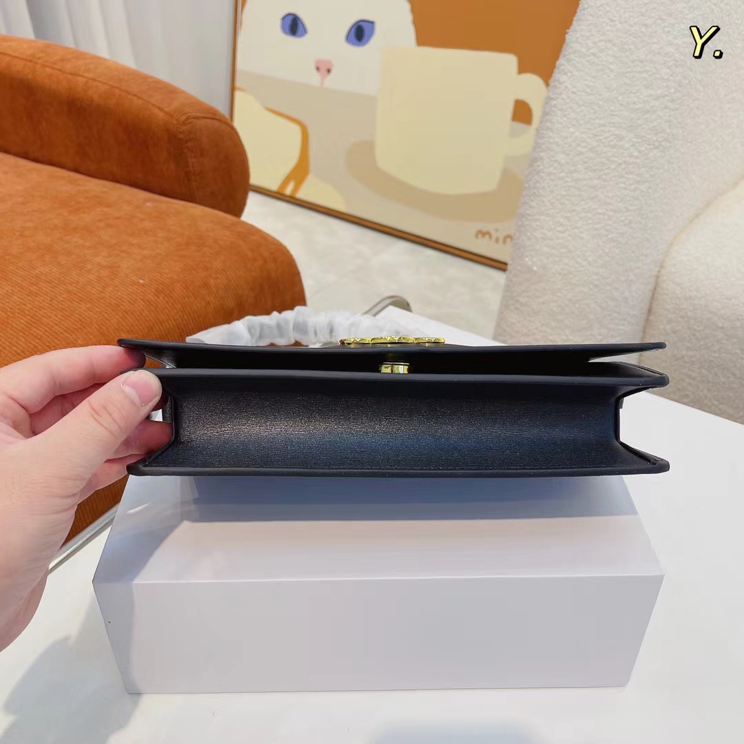 Celine-セリーヌ クラシック ブラック ショルダー バッグ