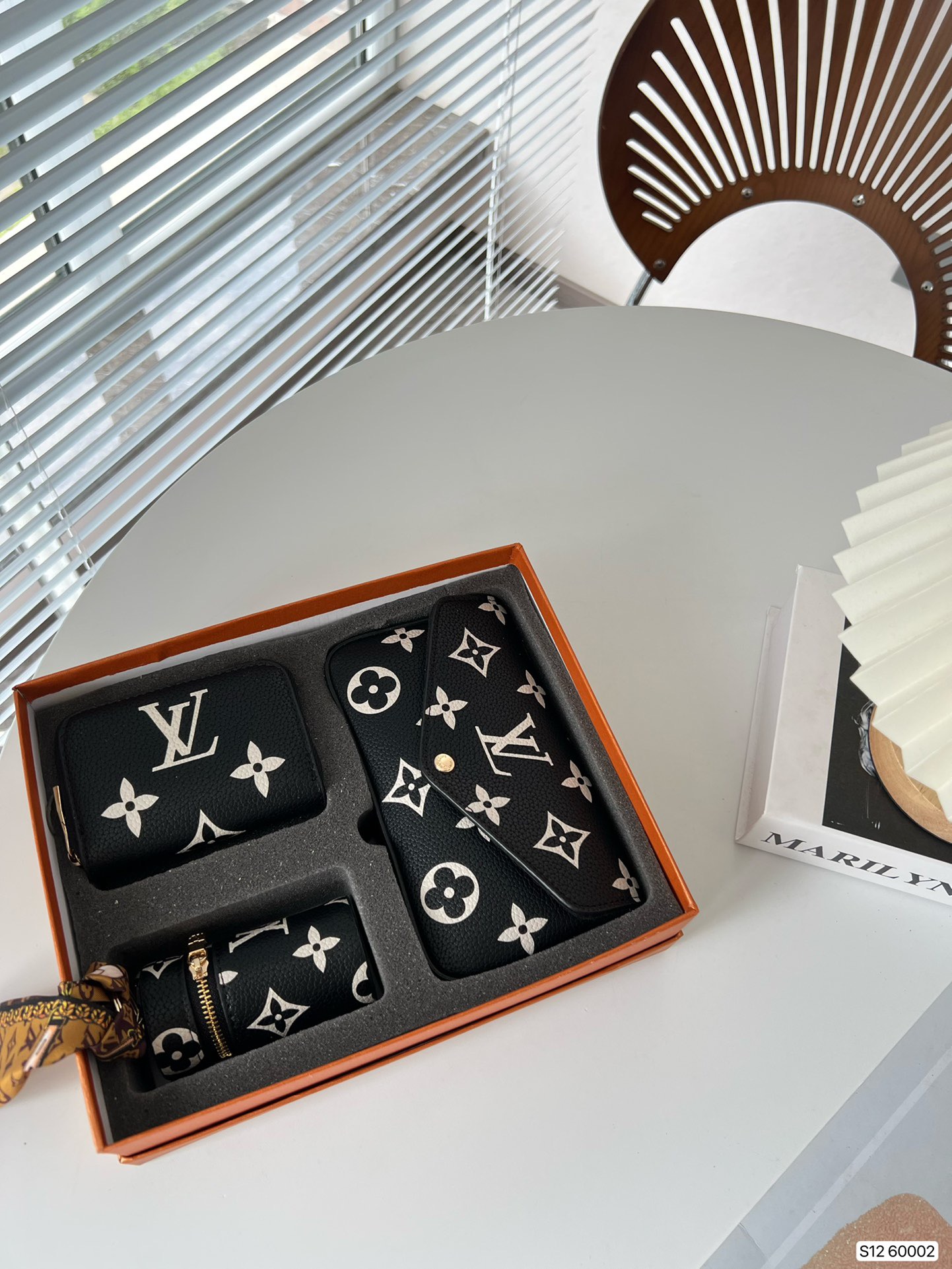 L&V ギフトパック ハンドバッグ 財布 口紅バッグ