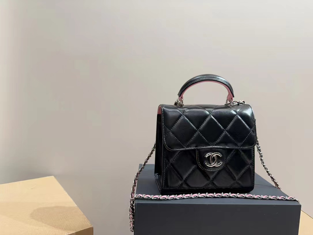 送料込【CHANEL】ロゴ ハンドル チェーン ミニ バッグ
