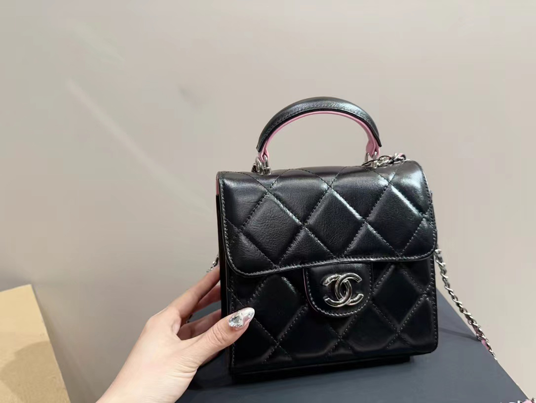 送料込【CHANEL】ロゴ ハンドル チェーン ミニ バッグ