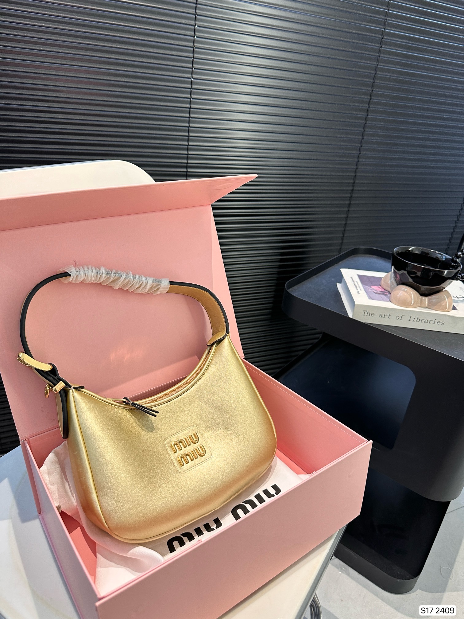 MIUMIU 23ss hobo ミュウミュウ脇バッグ