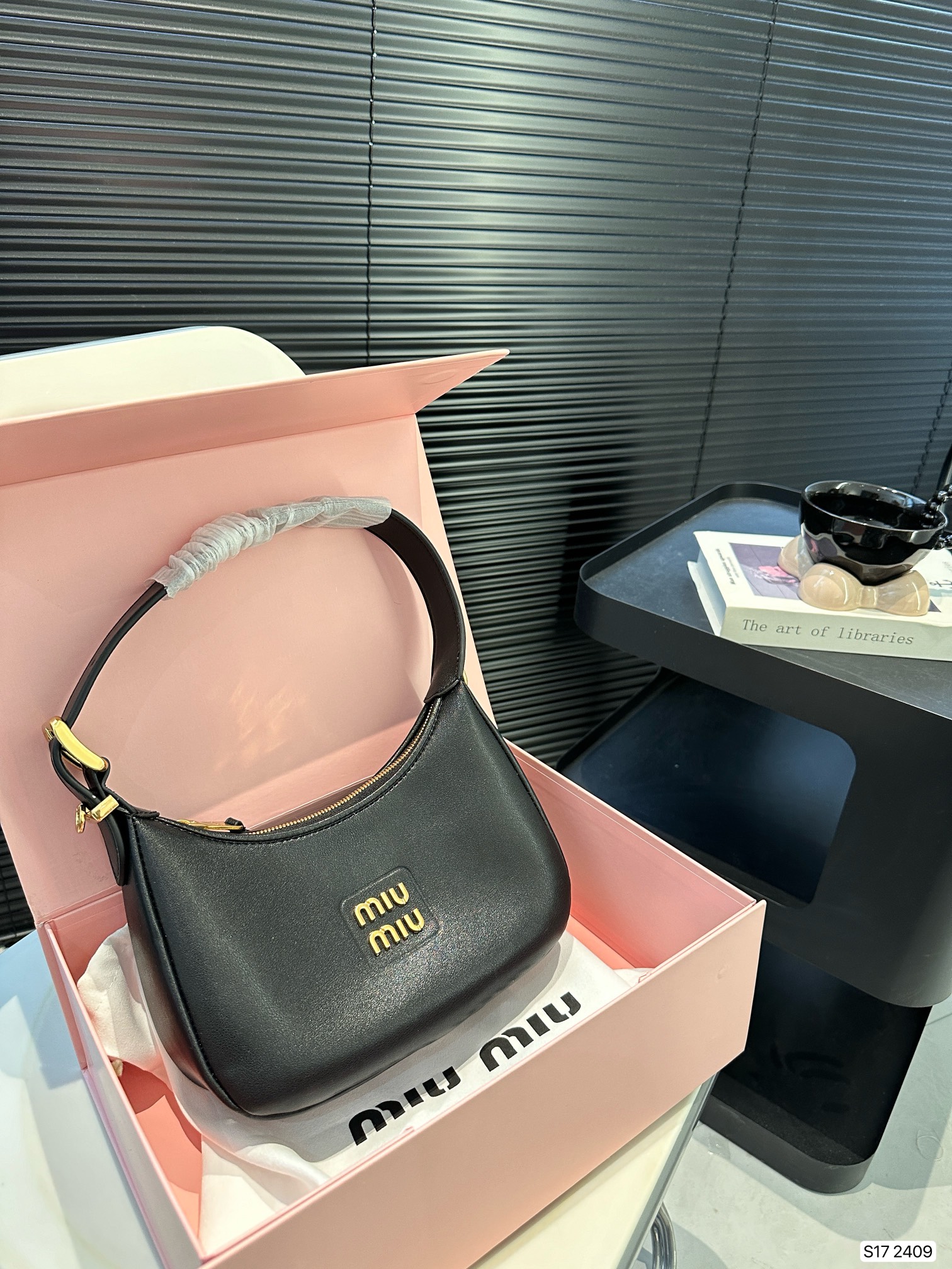 MIUMIU 23ss hobo ミュウミュウ脇バッグ