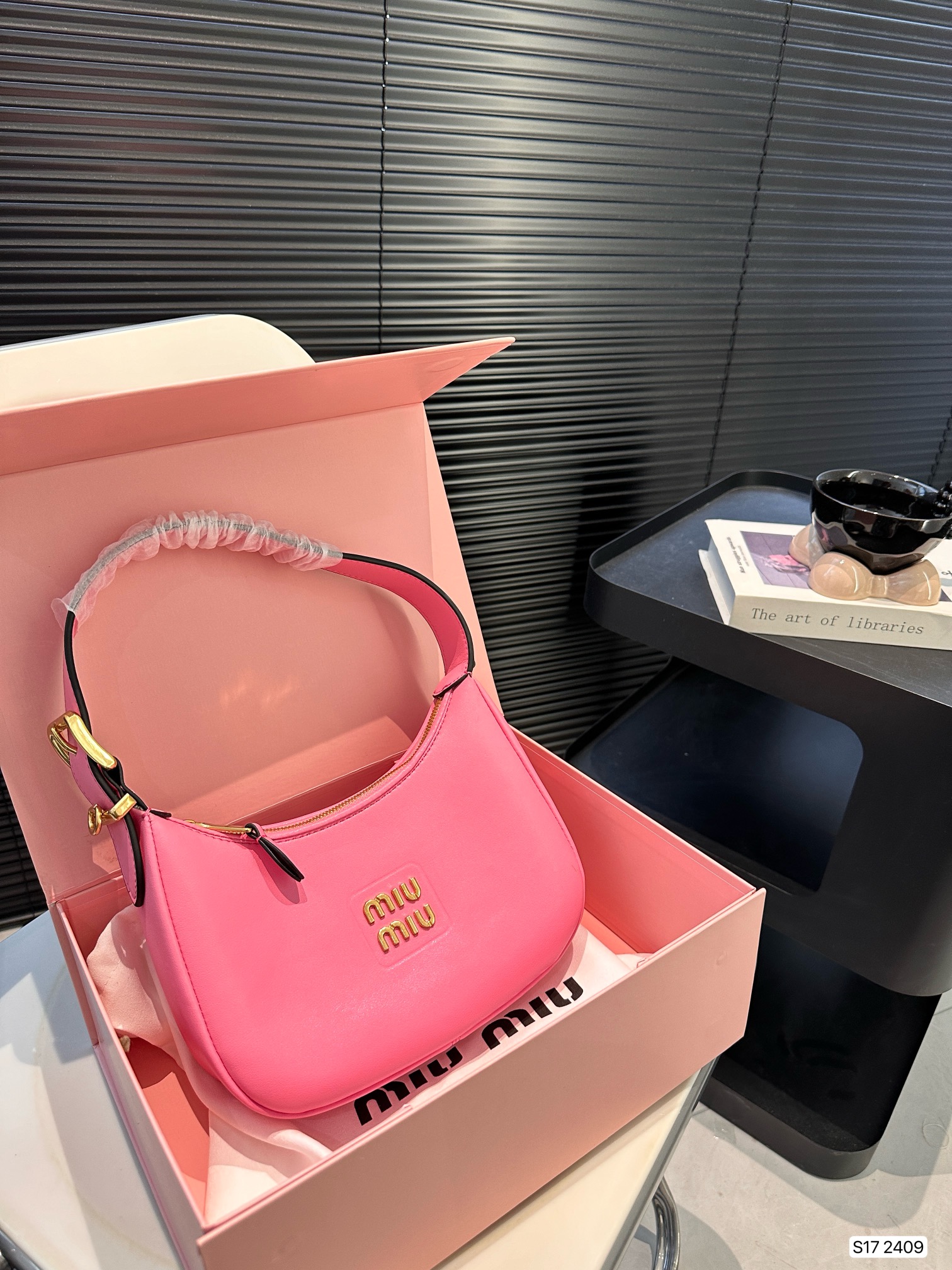 MIUMIU 23ss hobo ミュウミュウ脇バッグ