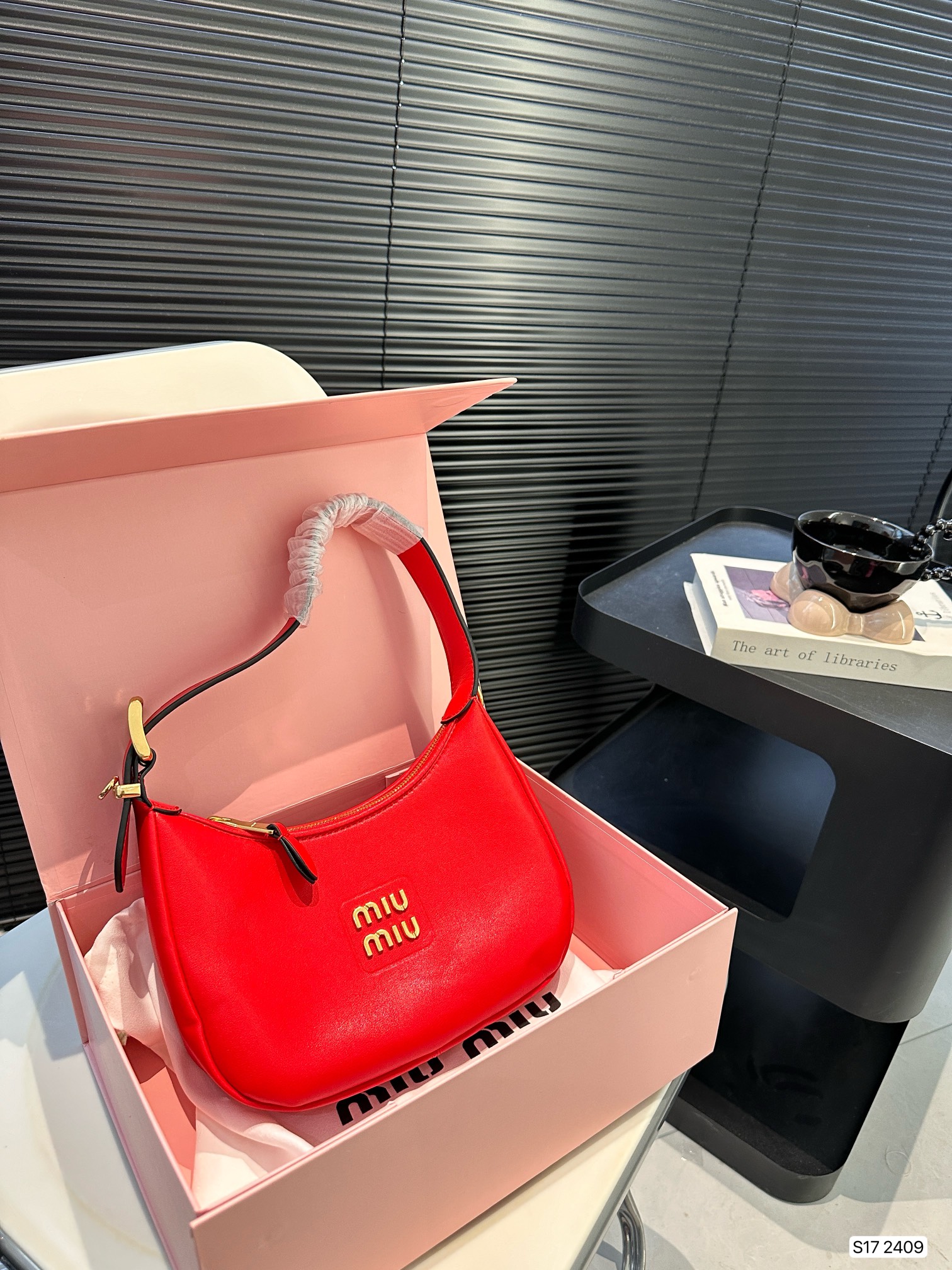 MIUMIU 23ss hobo ミュウミュウ脇バッグ