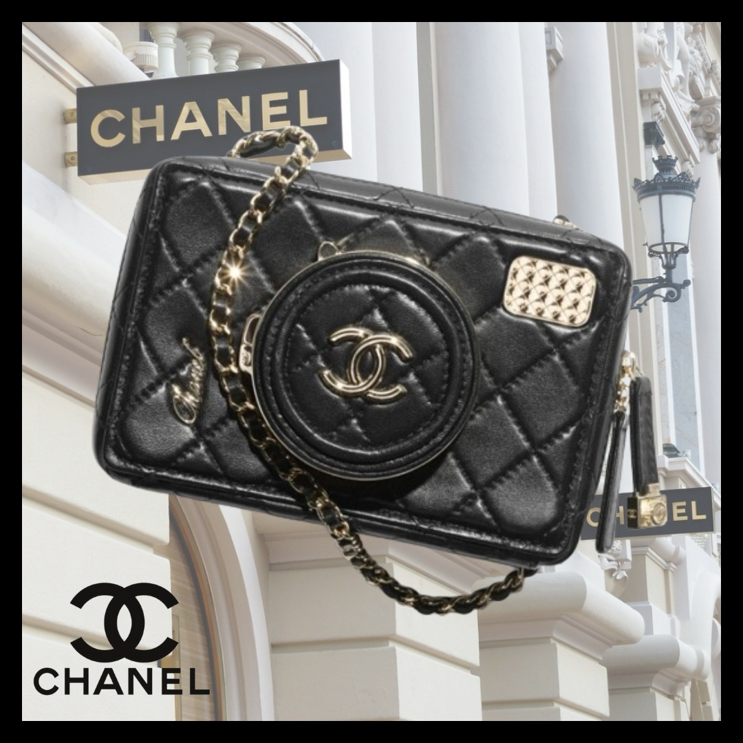 【CHANEL】遊び心溢れる新作☆　シャネル　カメラバッグ