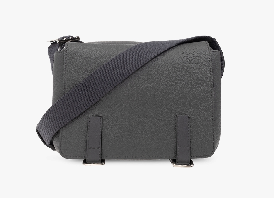 送料関税込☆LOEWE ミリタリー メッセンジャーバッグ XS☆大人気