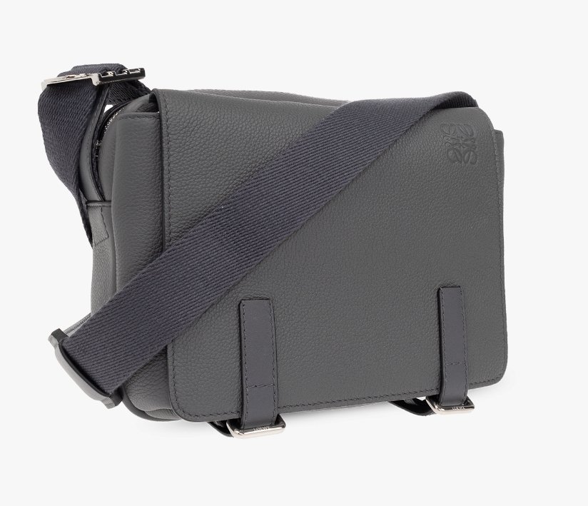 送料関税込☆LOEWE ミリタリー メッセンジャーバッグ XS☆大人気