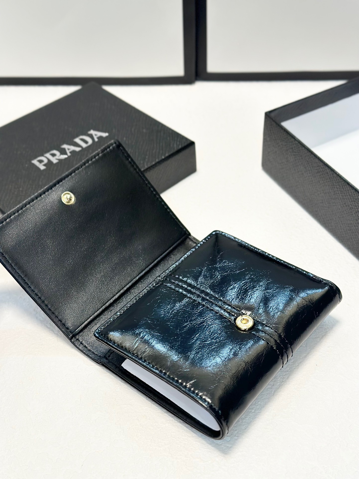 Prada プラダ 三つ折り 財布 ブラック 新品