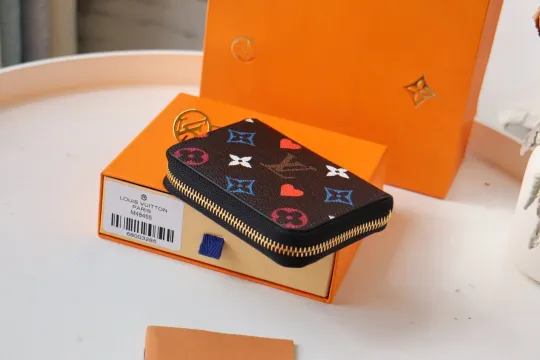 Louis Vuitton (ルイ・ヴィトン) 財布 11x8.5x2 cm