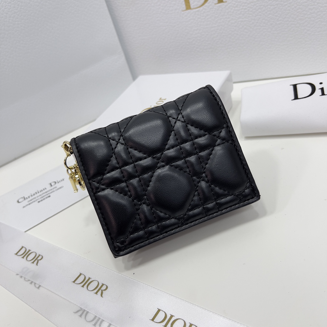 Diorコーナーの秋冬最新型出荷！【入手困難】