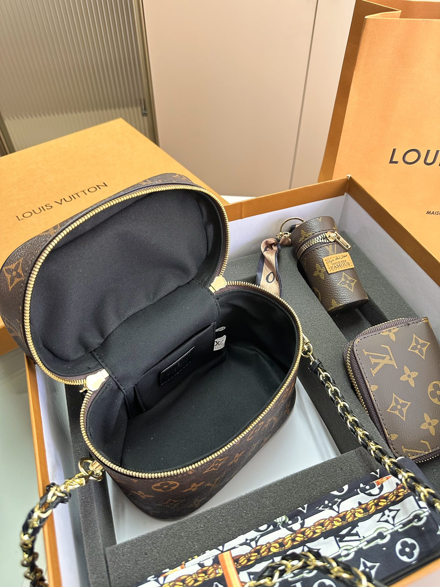 【LOUIS VUITTON】【大人気定番商品】LOUISVUITTON 古い花3点セット お得