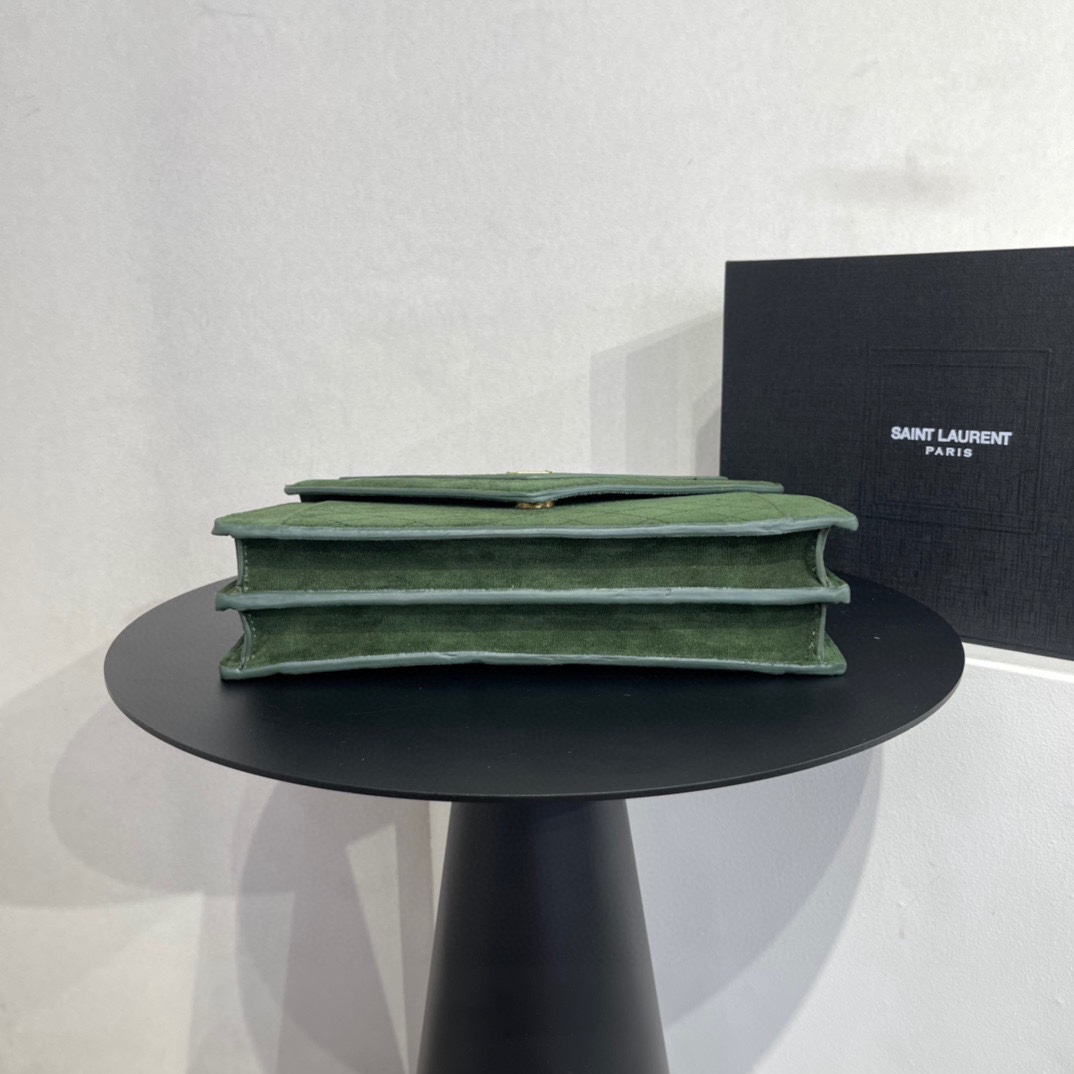 モノグラムサンローラン エンベロープ チェーン ウォレット SAINT LAURENT