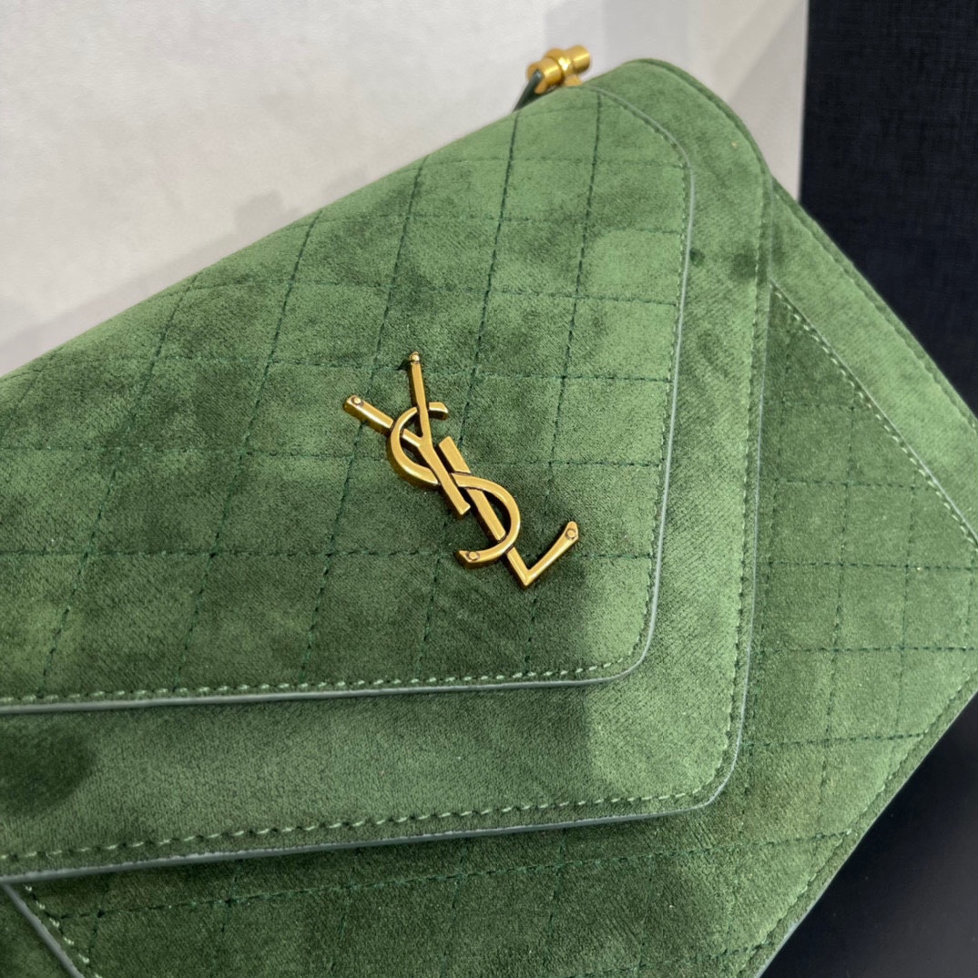 モノグラムサンローラン エンベロープ チェーン ウォレット SAINT LAURENT