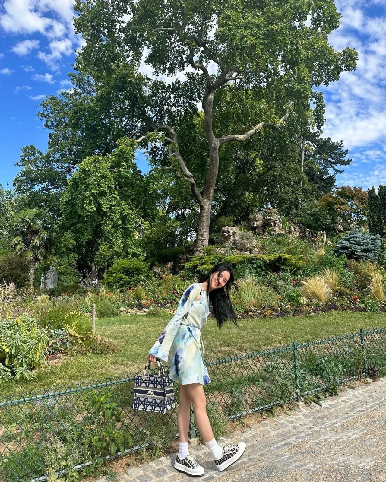 Jisoo&Dior  【入手困難】DIOR BOOK TOTE バッグ  【関税負担なし】 スピード配送