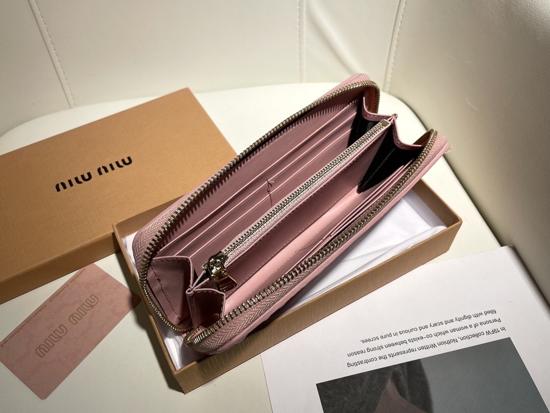 Miu Miu★VIPセール★MATELASSE ジップラウンド長財布★即発送