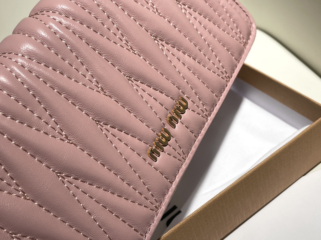 Miu Miu★VIPセール★MATELASSE ジップラウンド長財布★即発送