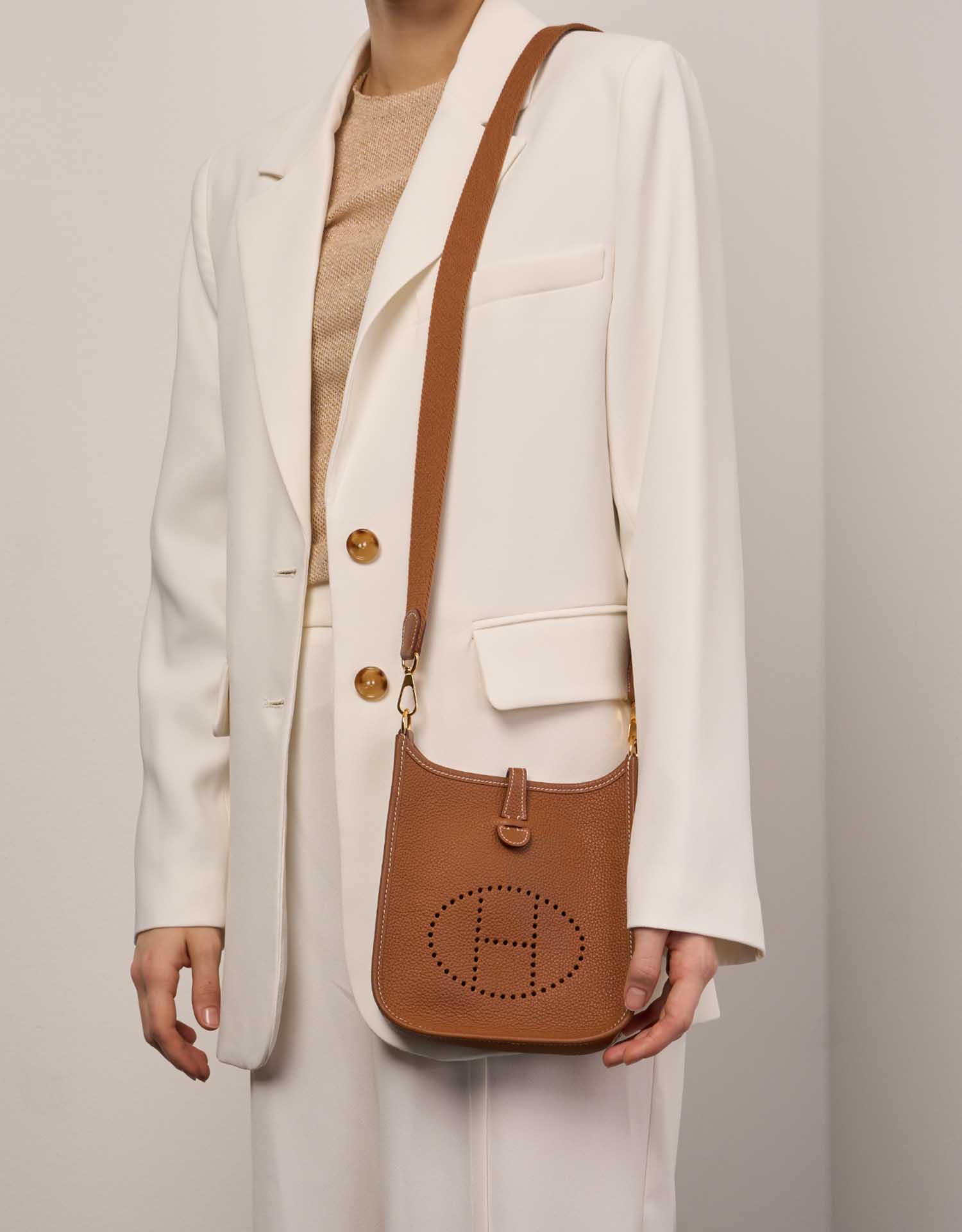 👉👉👉今注文すれば19,800円です。 雑誌で話題のファッションバッグ！ 2023年版が登場！ ! 🌹 あらゆる種類のデザイナー バッグを割引価格で販売しています。