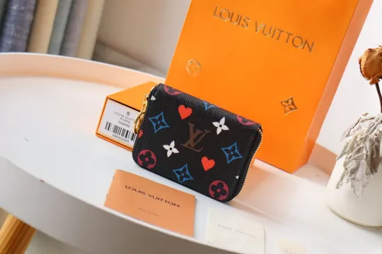 Louis Vuitton (ルイ・ヴィトン) 財布 11x8.5x2 cm