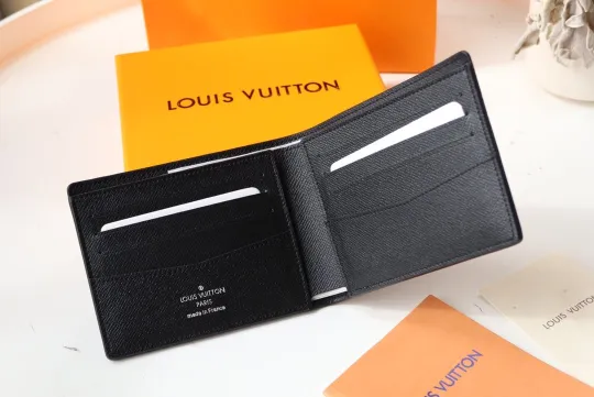 Louis Vuitton (ルイ・ヴィトン) 財布 11x9x2 cm