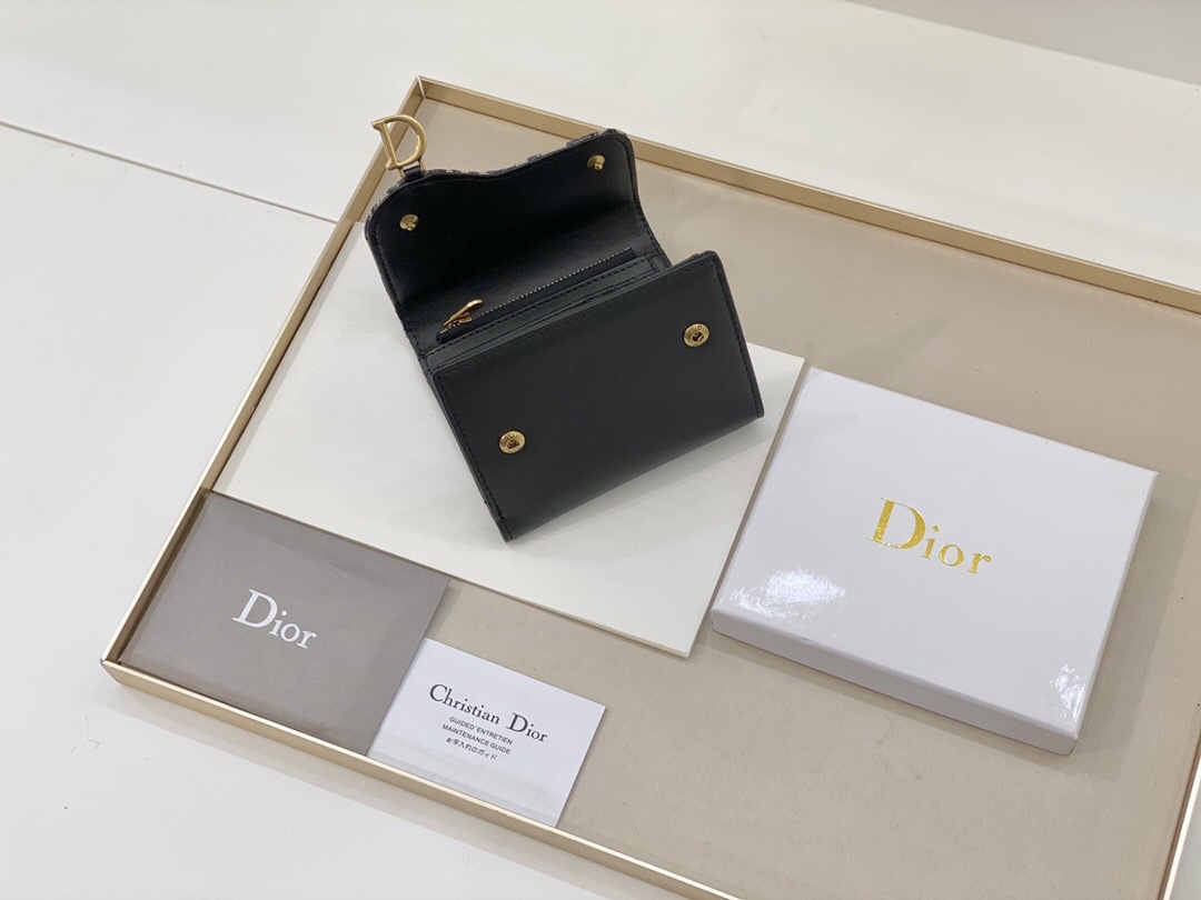 《定番人気♪ギフトにも☆》DIOR 折りたたみ財布-BUYMA