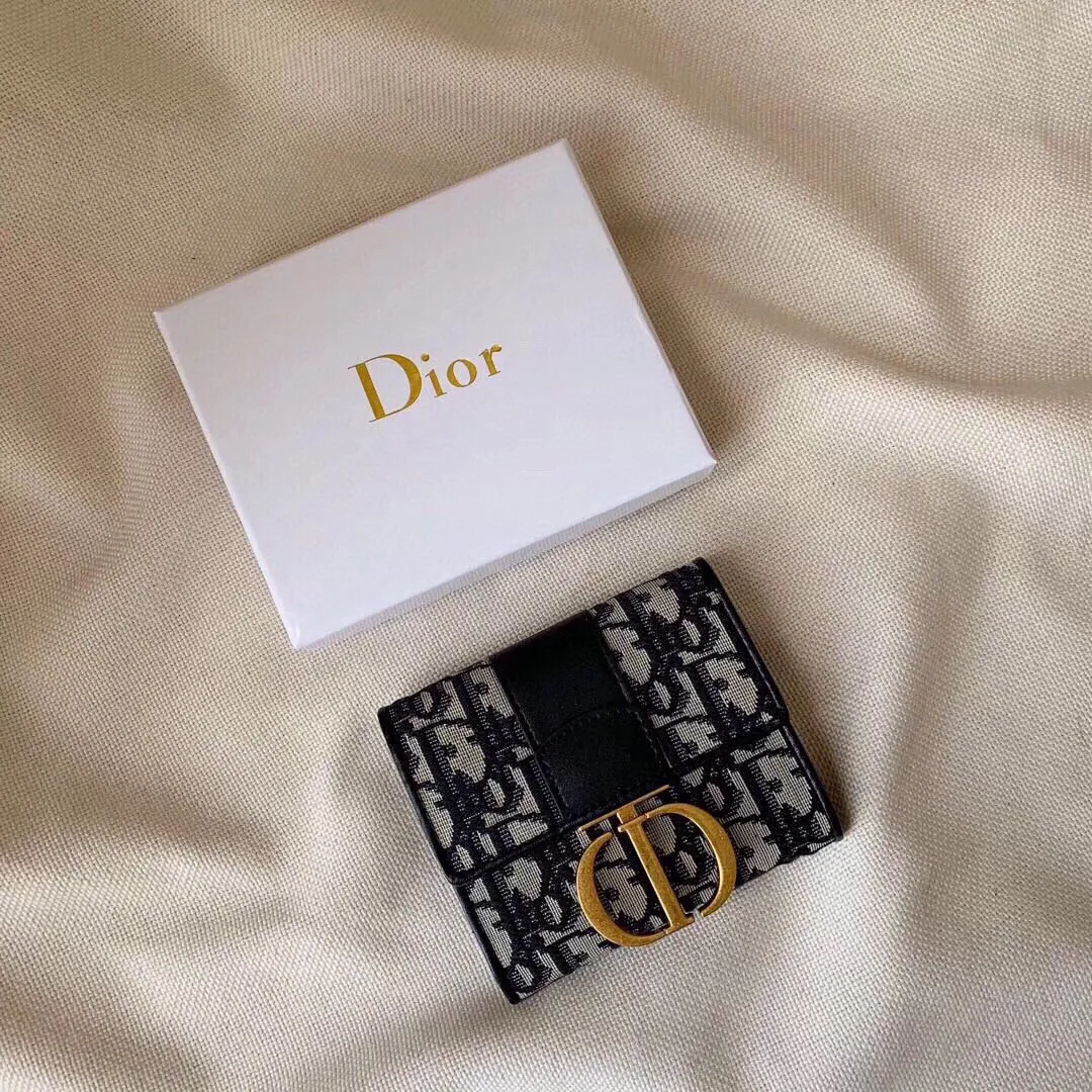 【DIOR】新品凳布 Dior 夏の新スタイルカウンターが熱い！ 多機能な小さな財布