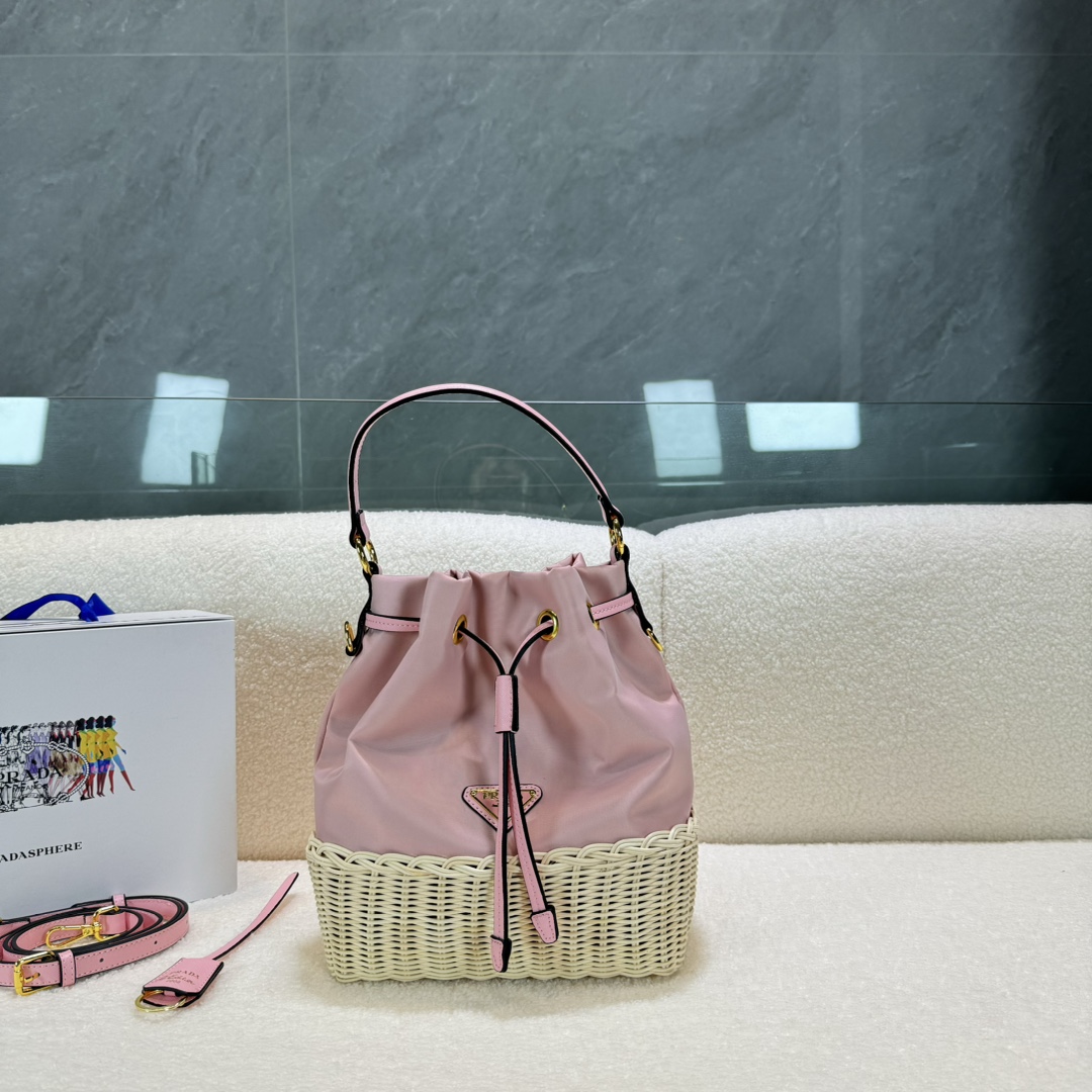 PRADA【 ストローバケツバッグ】