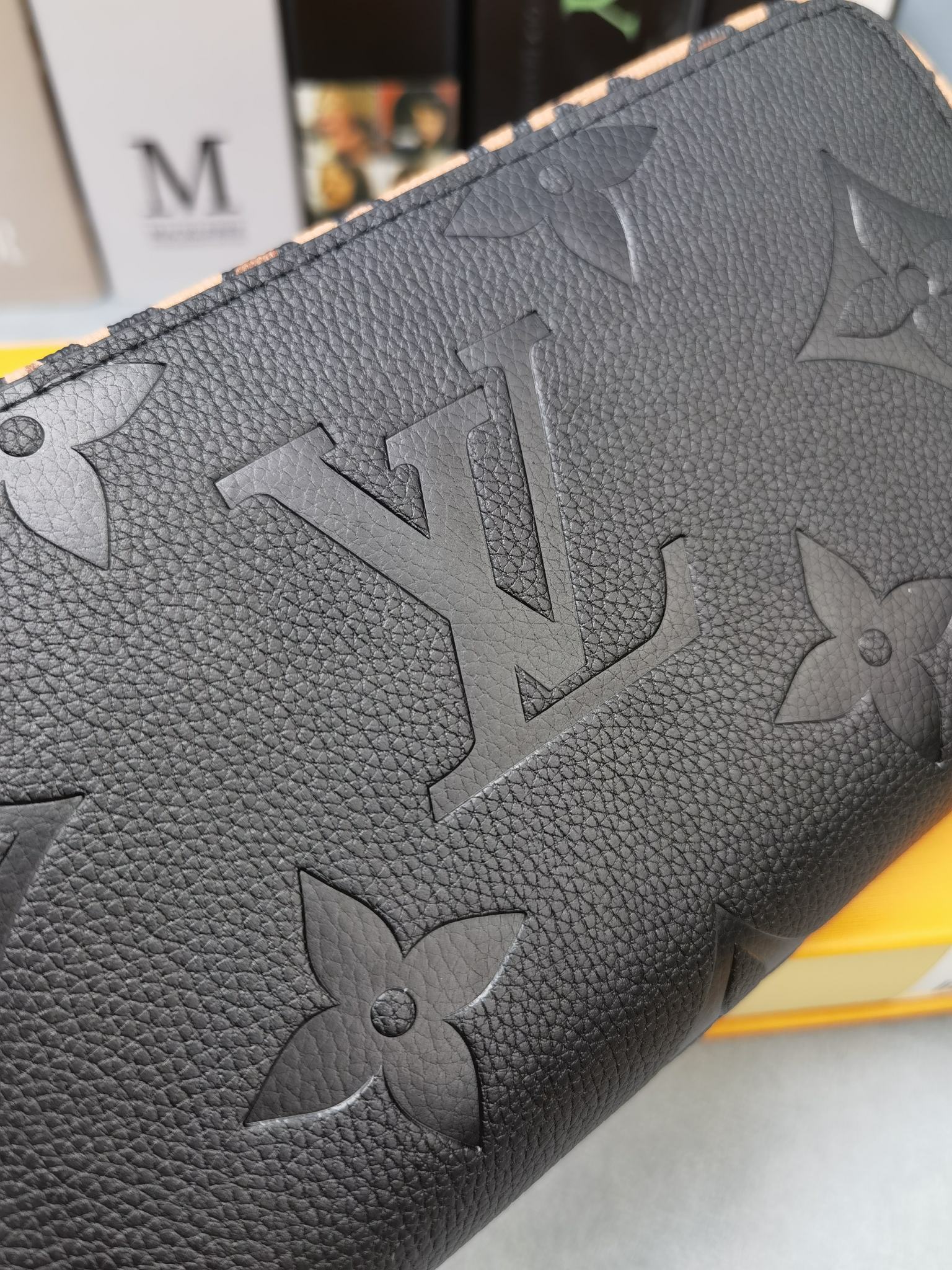 ＊人気＊【LOUIS VUITTON】トランク・ジッピーウォレット