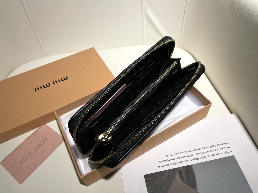 Miu Miu★VIPセール★MATELASSE ジップラウンド長財布★即発送