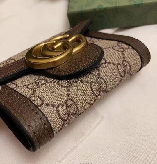グッチの最新シリーズの小さな財布