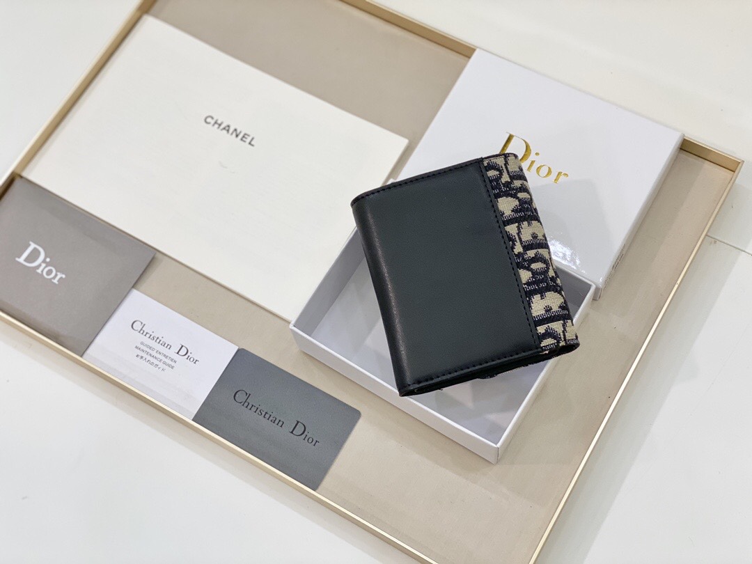 《定番人気♪ギフトにも☆》DIOR 折りたたみ財布-BUYMA