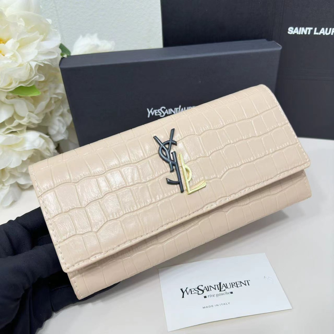 【SAINT LAURNT】年末新品バカ売れ財布