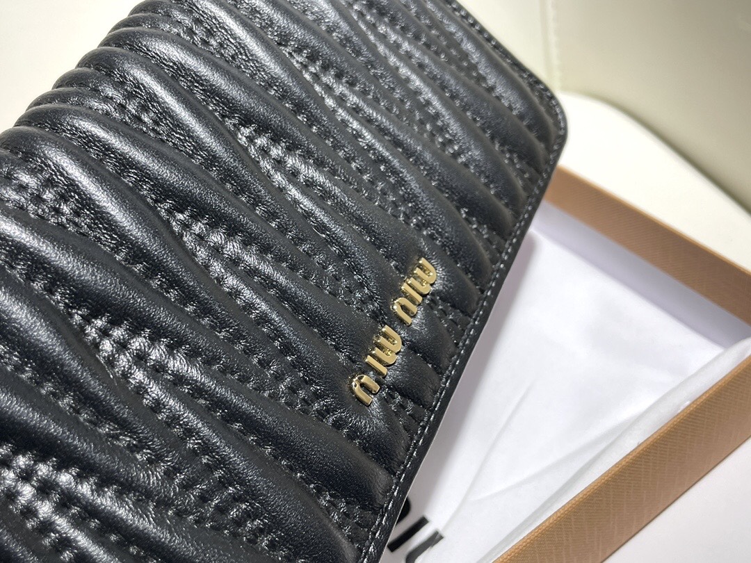 Miu Miu★VIPセール★MATELASSE ジップラウンド長財布★即発送