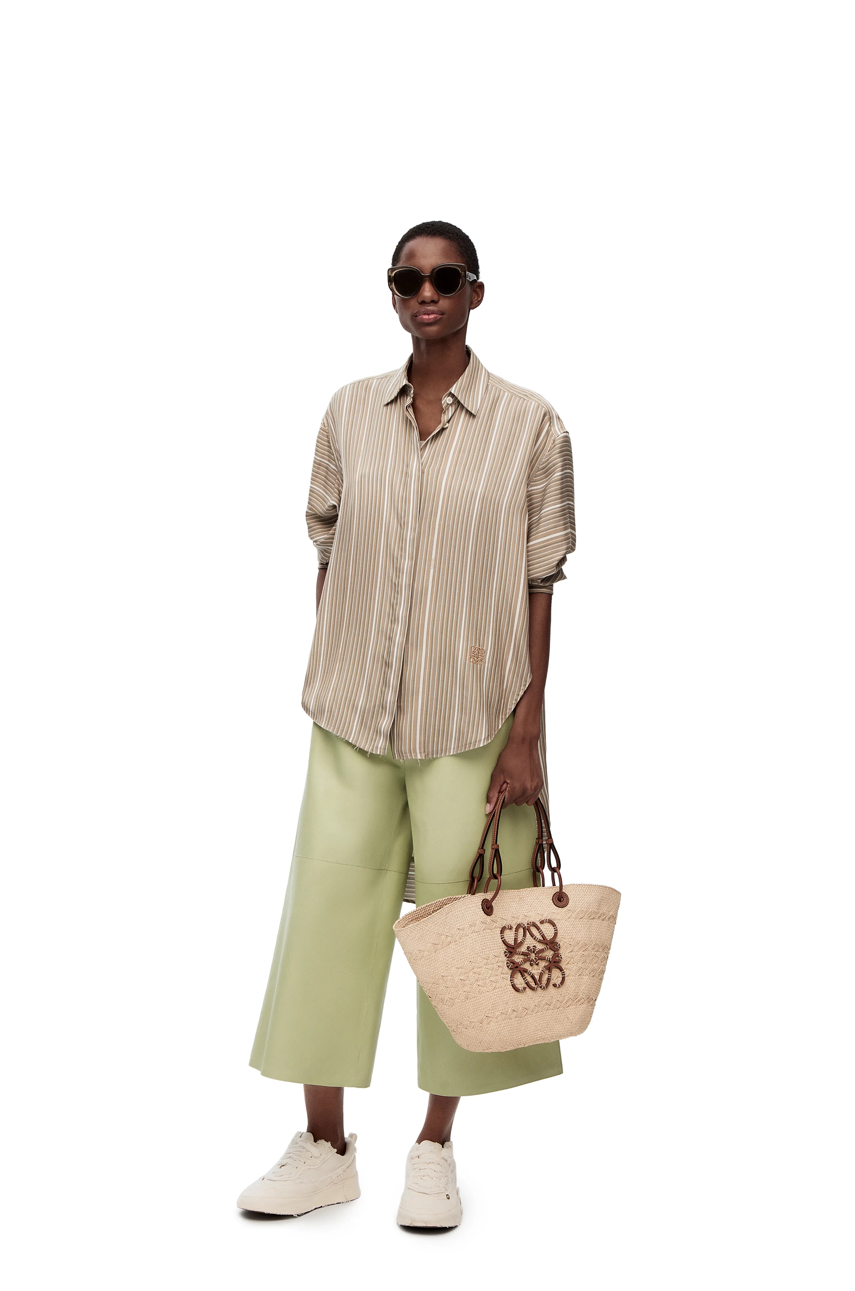 【LOWWE】イラカパーム繊維と牛革Anagram Basketハンドバッグ