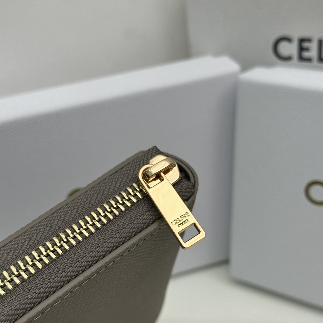 CELINE【入手困難】TRIOMPHE CUIRコンパクトファスナー財布 ★全色★