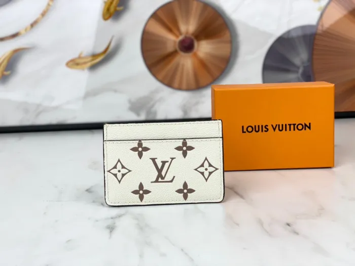 【大人可愛い☆国内】Louis Vuitton（ルイヴィトン）カードケース