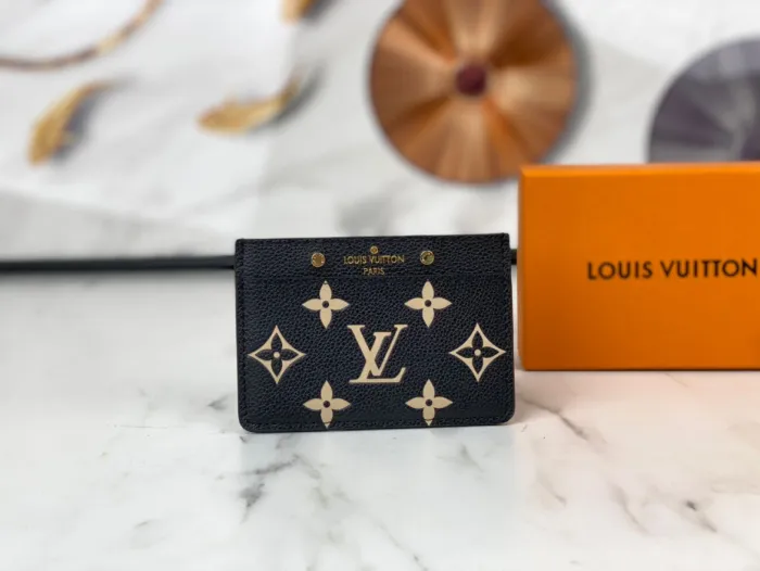【大人可愛い☆国内】Louis Vuitton（ルイヴィトン）カードケース