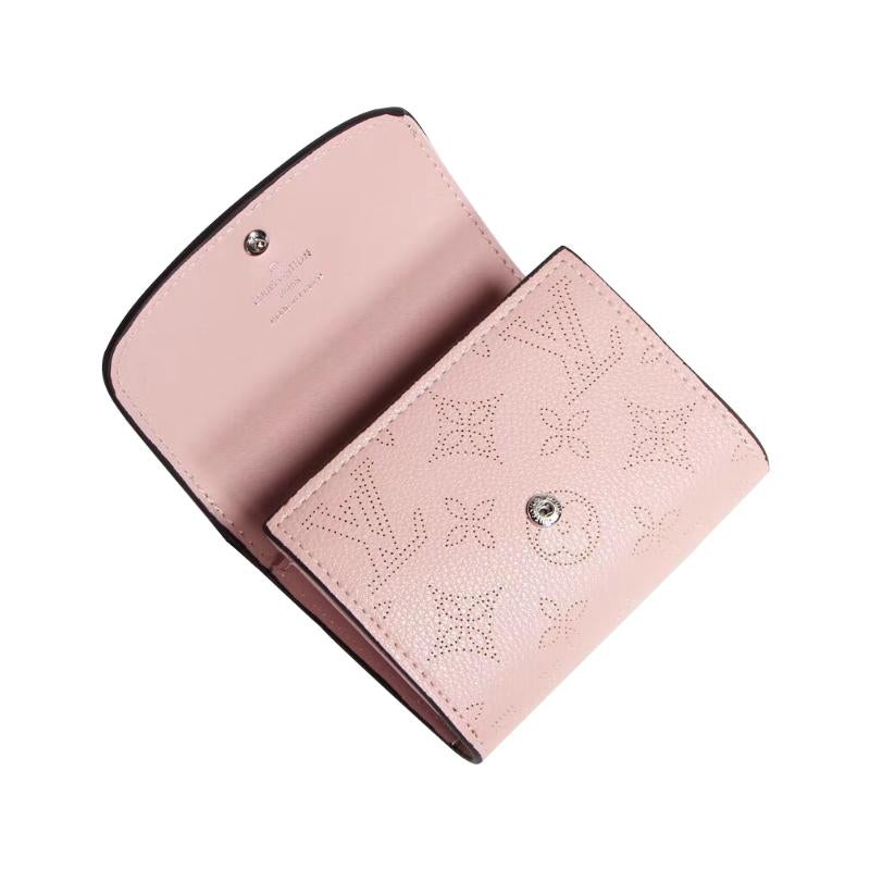 LOUIS VUITTON（ルイヴィトン）ポルトフォイユ・イリス コンパクト