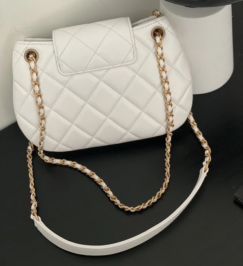 【24C★新作】CHANEL　メッセンジャーバック
