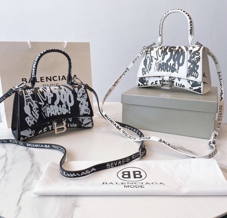 ●送料込●BALENCIAGA●HOURGLASS XS トップハンドルバッグ