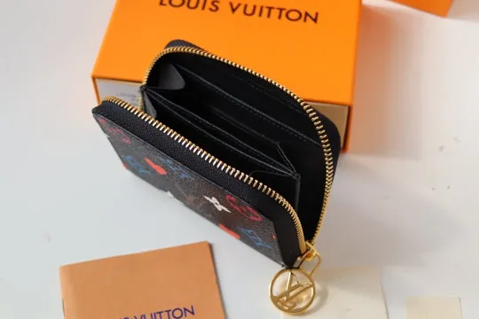 Louis Vuitton (ルイ・ヴィトン) 財布 11x8.5x2 cm