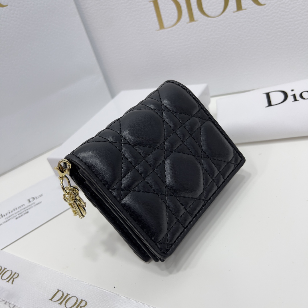 Diorコーナーの秋冬最新型出荷！【入手困難】