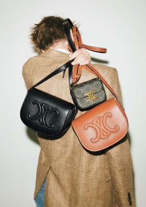 【完売間近】CELINE フォルコキュイル ショルダーバッグ 大人気