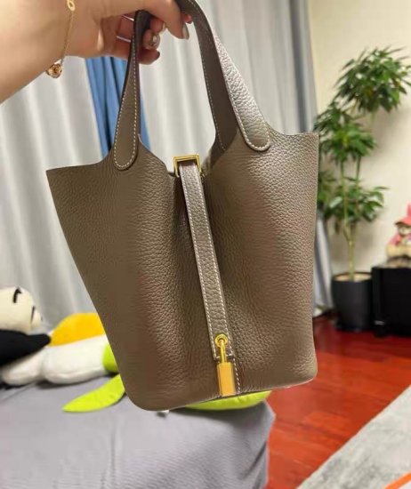 [HERMES]牛革ピコキューブバッグ 2サイズ(ポーチ付き)ひなたまりん様ちぴたん様ご愛用★おまけ付き 本革