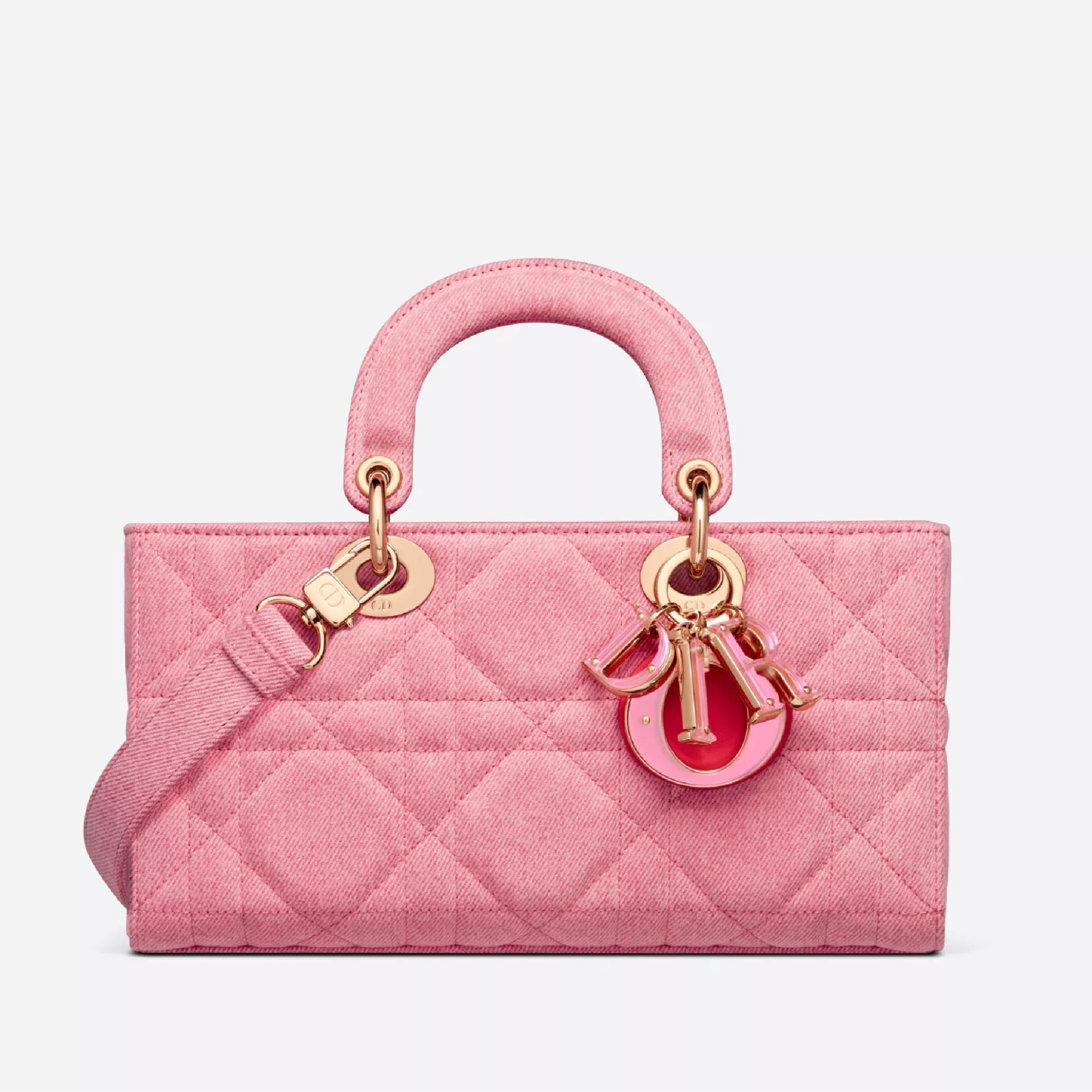 【DIOR】 LADY D-JOY 雑誌掲載！泉里香さん愛用の夏感あふれる新作バッグが登場！