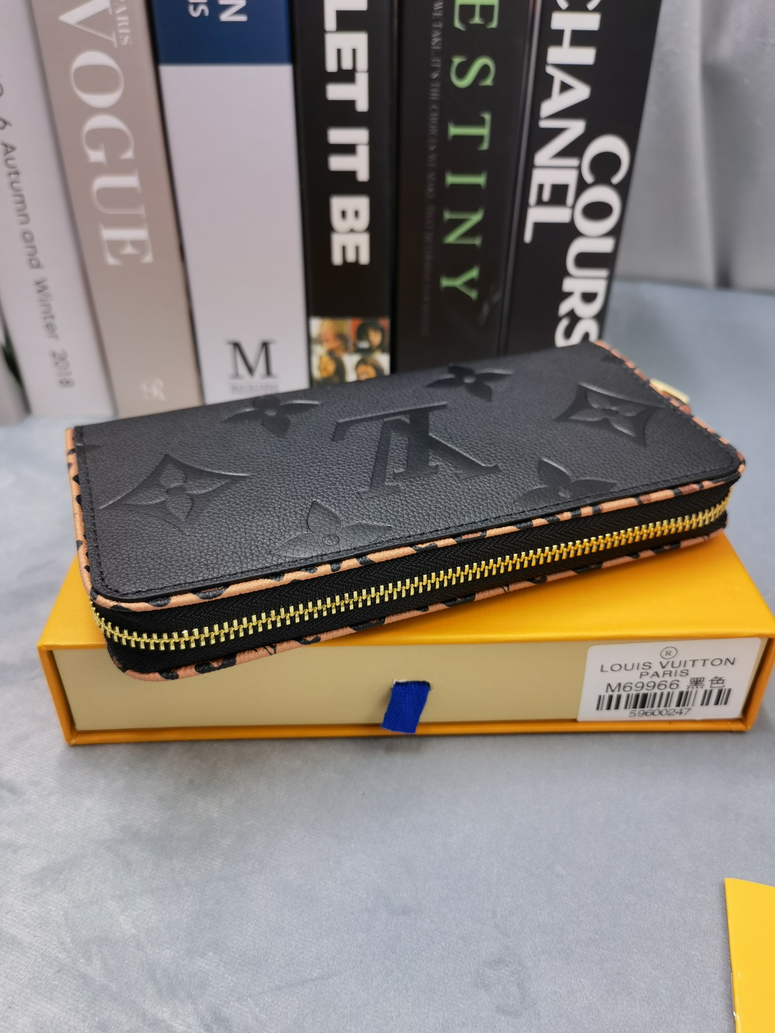 ＊人気＊【LOUIS VUITTON】トランク・ジッピーウォレット